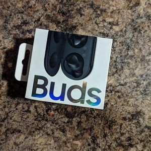 Galaxy Buds, Black (Wireless Charging Case Included)